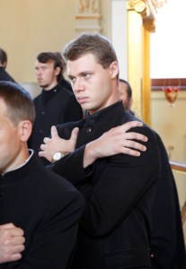 Божественная литургия на Архиерейском подворье — храме во имя святого апостола и евангелиста Иоанна Богослова при Саратовской православной духовной семинарии