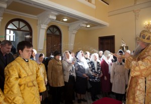 Божественная литургия на Архиерейском подворье — храме во имя святого апостола и евангелиста Иоанна Богослова при Саратовской православной духовной семинарии