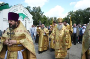Божественная литургия в храме во имя Всех Святых, в земле Российской просиявших, г. Саратова