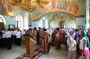 Митрополит Лонгин совершил Великое освящение Вознесенского храма Вознесенско-Пантелеимоновской церкви с. Усть-Курдюм