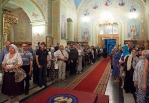 Всенощное бдение в храме в честь Покрова Пресвятой Богородицы г.Саратова