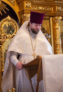 Божественная литургия и крещение оглашенных в Свято-Троицком кафедральном соборе Саратова