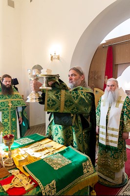 Божественная литургия в храме преподобного Сергия Радонежского г. Саратова