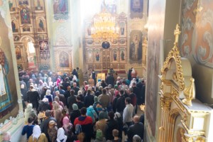 Божественная литургия в храме в честь Покрова Пресвятой Богородицы г. Саратова