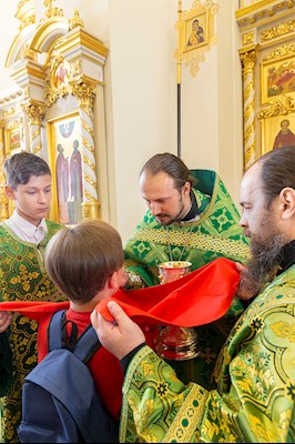Божественная литургия в соединении с вечерней в Свято-Троицком кафедральном соборе г. Вольска