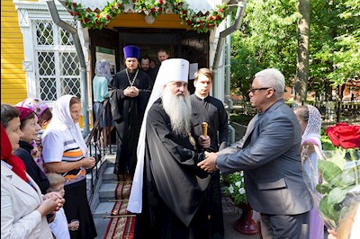 Божественная литургия в храме во имя великомученика и целителя Пантелеимона г. Саратова