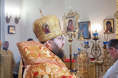 Митрополит Игнатий совершил Божественную литургию в храме Казанской иконы Божией Матери г. Саратова