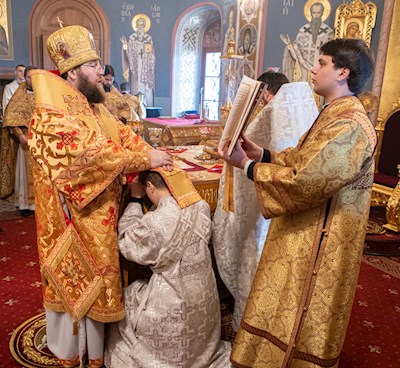 Митрополит Игнатий совершил Божественную литургию в Свято-Троицком кафедральном соборе г. Саратова