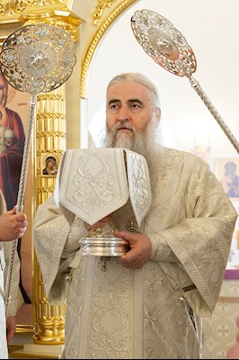 Божественная литургия в храме святых Царственных страстотерпцев г. Саратова