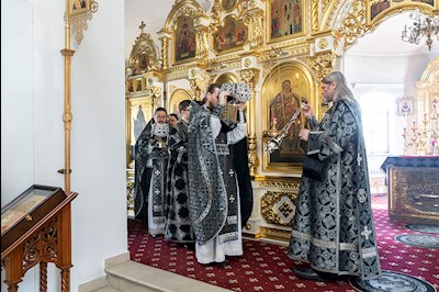 Литургия Преждеосвященных Даров в храме в честь Покрова Пресвятой Богородицы г. Покровска (Энгельса)