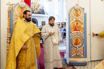 Божественная литургия в храме во имя святых первоверховных апостолов Петра и Павла г. Аткарска