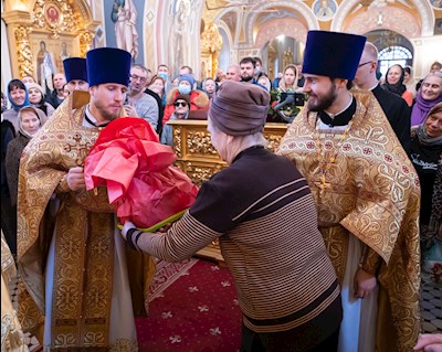 Митрополит Игнатий совершил Божественную литургию в Свято-Троицком кафедральном соборе г. Саратова