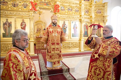 Митрополит Игнатий совершил Божественную литургию в храме святого апостола и евангелиста Иоанна Богослова г. Саратова