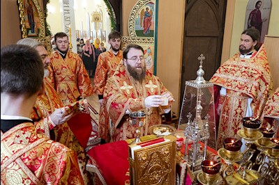 Митрополит Игнатий совершил Божественную литургию в храме святых мучениц Веры, Надежды, Любови и матери их Софии поселка Светлый