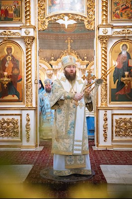 Митрополит Игнатий возглавил соборное архиерейское богослужение в Свято-Троицком кафедральном соборе г. Покровска (Энгельса)