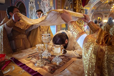 Митрополит Игнатий совершил Божественную литургию в Свято-Троицком кафедральном соборе Саратова