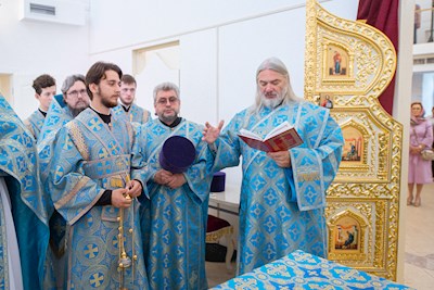 Митрополит Игнатий совершил великое освящение храма Владимирской иконы Божией Матери и Божественную литургию в новоосвященном храме