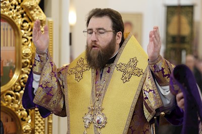 Митрополит Игнатий совершил Божественную литургию в соборном храме святителя Спиридона Тримифунтского г. Саратова