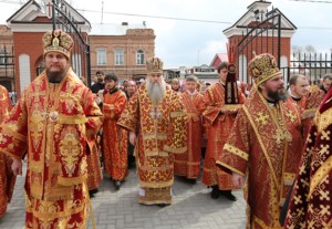 Божественная литургия в храме в честь Покрова Пресвятой Богородицы г.Саратова