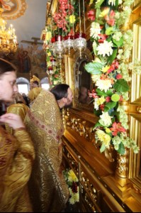 Епископ Пахомий совершил Божественную литургию в Свято-Троицком кафедральном соборе Саратова