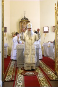 Божественная литургия и панихида на Архиерейском подворье – храме во имя преподобного Серафима Саровского г.Саратова