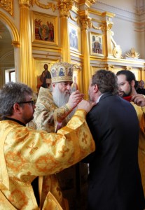 Божественная литургия на Архиерейском подворье — храме во имя святого апостола и евангелиста Иоанна Богослова при Саратовской православной духовной семинарии