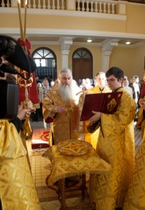 Божественная литургия на Архиерейском подворье — храме во имя святого апостола и евангелиста Иоанна Богослова при Саратовской православной духовной семинарии