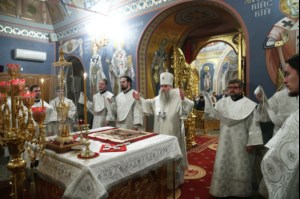 Рождественская Божественная литургия в Свято-Троицком кафедральном соборе Саратова