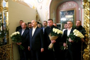 Митрополит Лонгин совершил Рождественское ночное богослужение