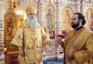 Божественная литургия в храме во имя святых первоверховных апостолов Петра и Павла г. Аткарска