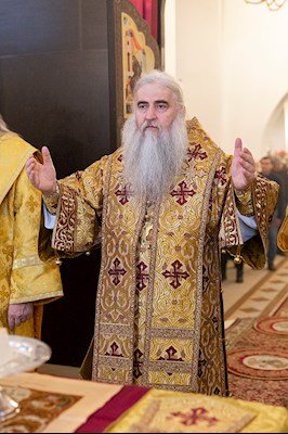 Божественная литургия в храме во имя первоверховных апостолов Петра и Павла г. Саратова