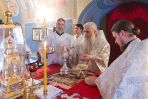 Митрополит Лонгин совершил чин Великого освящения воды