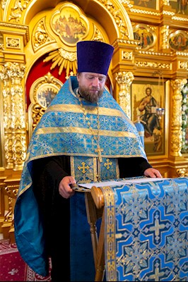 Божественная литургия в Свято-Троицком кафедральном соборе г. Саратова