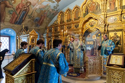 Утреня с чтением акафиста в Свято-Троицком кафедральном соборе г. Саратова