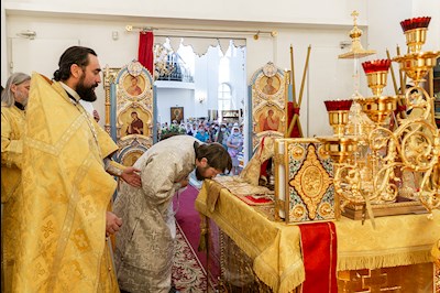 Божественная литургия в храме во имя святых первоверховных апостолов Петра и Павла г. Аткарска