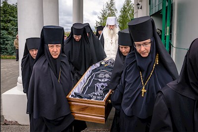 Митрополит Лонгин совершил отпевание игумении Ксении (Афанасьевой)