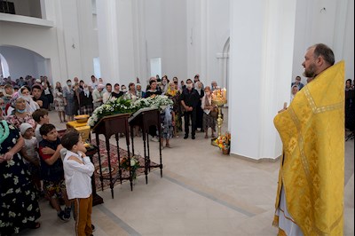 Божественная литургия в храме святителя Тихона, Епископа Воронежского, Задонского чудотворца г. Саратова