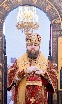 Митрополит Игнатий совершил Божественную литургию в Петропавловском храме Саратова