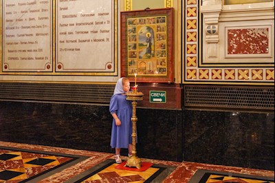 Митрополит Игнатий принял участие в Божественной литургии в Храме Христа Спасителя