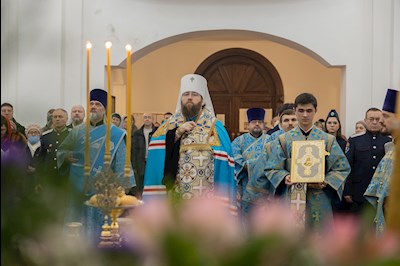 Митрополит Игнатий совершил всенощное бдение в храме святителя Тихона, епископа Воронежского, Задонского чудотворца, г. Саратова