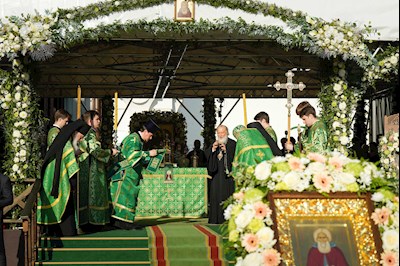 Митрополит Игнатий принял участие во всенощном бдении в Свято-Троицкой Сергиевой Лавре