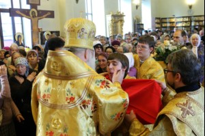 Божественная литургия на Архиерейском подворье — храме во имя преподобного Серафима Саровского г. Саратова