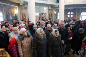 Божественная литургия в храме во имя Всех Святых, в земле Российской просиявших г. Саратова