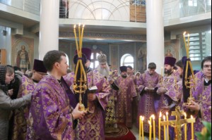 Божественная литургия и панихида в храме во имя Всех Святых, в земле Российской просиявших г. Саратова