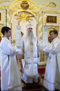 Божественная литургия и панихида на Архиерейском подворье – храме во имя преподобного Серафима Саровского г.Саратова