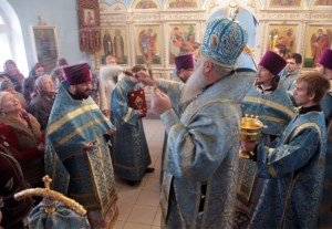 Божественная литургия в храме в честь Рождества Пресвятой Богородицы с. Ершовка (Муммовское) Аткарского района