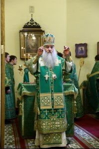 Божественная литургия на Архиерейском подворье — храме во имя преподобного Серафима Саровского г.Саратова