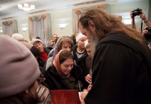 В Саратове прошла встреча с протоиереем Артемием Владимировым