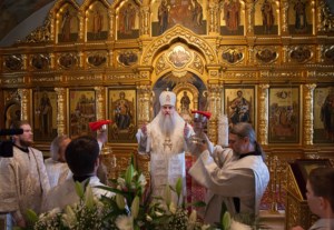 Божественная литургия и крещение оглашенных в Свято-Троицком кафедральном соборе Саратова