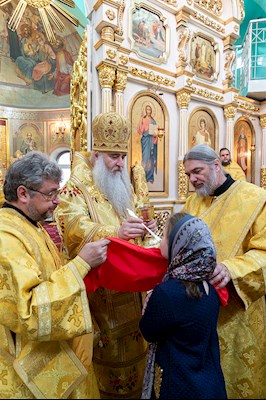 Божественная литургия в храме Всех святых, в земле Русской просиявших, г. Саратова